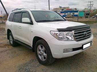 2012 Toyota Land Cruiser Pics