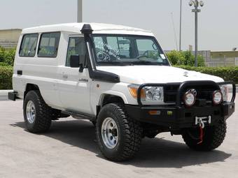 2012 Toyota Land Cruiser Pictures