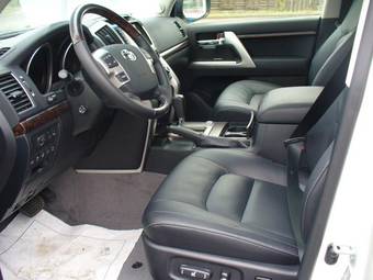2012 Toyota Land Cruiser Photos