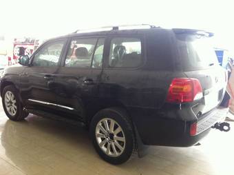 2012 Toyota Land Cruiser Photos
