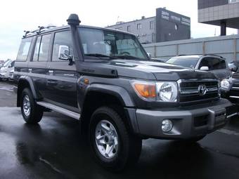 2012 Toyota Land Cruiser Pictures