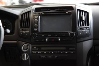 2012 Toyota Land Cruiser Pictures