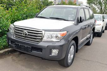 2012 Toyota Land Cruiser Photos