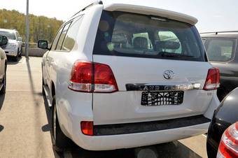 2012 Toyota Land Cruiser Photos