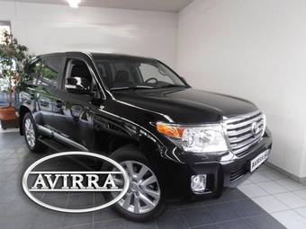 2012 Toyota Land Cruiser Pictures