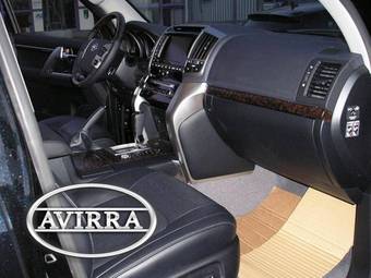 2012 Toyota Land Cruiser Photos