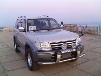 1998 Toyota Land Cruiser Cygnus Pictures