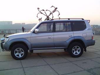 1998 Toyota Land Cruiser Cygnus Photos