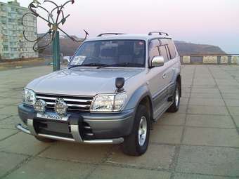 1998 Toyota Land Cruiser Cygnus Images