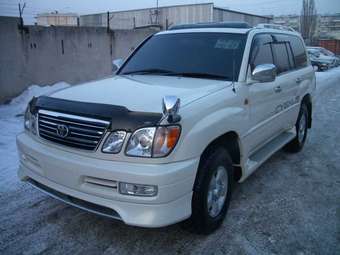 1999 Toyota Land Cruiser Cygnus Pictures