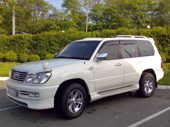 2000 Toyota Land Cruiser Cygnus Photos