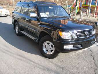 2000 Toyota Land Cruiser Cygnus Photos