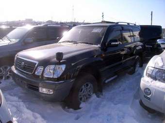 2001 Toyota Land Cruiser Cygnus Photos