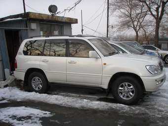 2001 Toyota Land Cruiser Cygnus Pictures