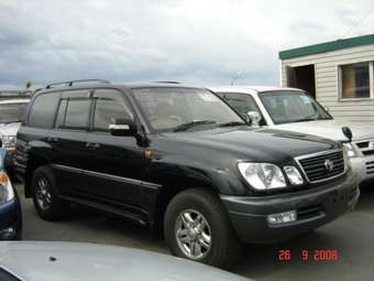 2001 Toyota Land Cruiser Cygnus Photos