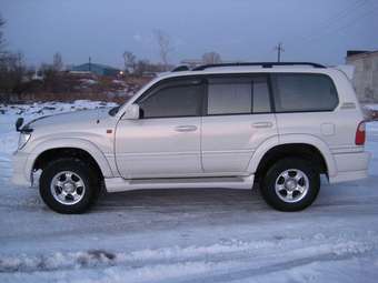2001 Toyota Land Cruiser Cygnus Pictures