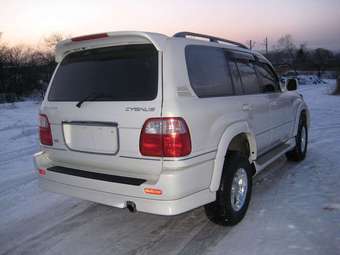 2001 Toyota Land Cruiser Cygnus Pictures
