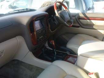 2001 Toyota Land Cruiser Cygnus Images