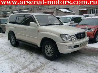 2002 Toyota Land Cruiser Cygnus Photos