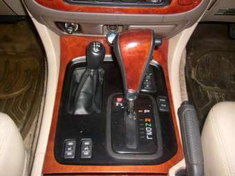 2002 Toyota Land Cruiser Cygnus Pictures