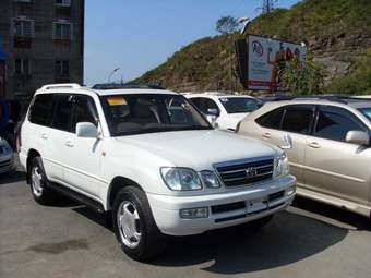 2002 Toyota Land Cruiser Cygnus Photos