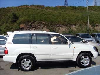 2002 Toyota Land Cruiser Cygnus Pictures