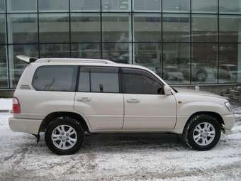 2002 Toyota Land Cruiser Cygnus Pictures