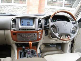 2002 Toyota Land Cruiser Cygnus Pictures