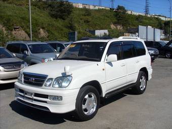 2002 Toyota Land Cruiser Cygnus Pictures