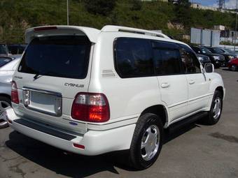 2002 Toyota Land Cruiser Cygnus Pictures
