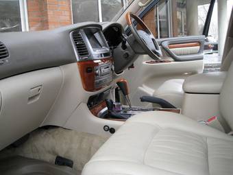 2002 Toyota Land Cruiser Cygnus Photos