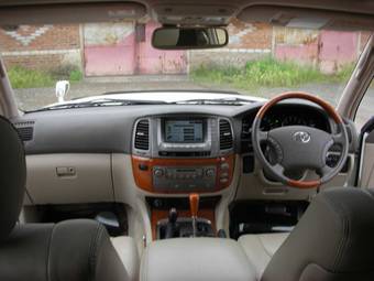 2002 Toyota Land Cruiser Cygnus Photos