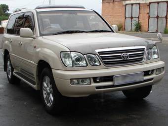 2002 Toyota Land Cruiser Cygnus Photos