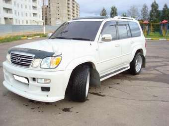 2003 Toyota Land Cruiser Cygnus Pictures