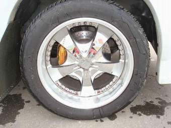 2003 Toyota Land Cruiser Cygnus Pictures