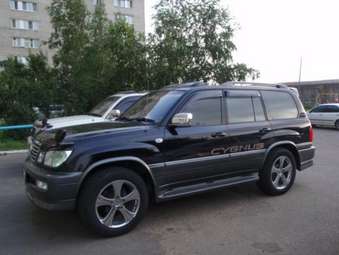 2003 Toyota Land Cruiser Cygnus Photos