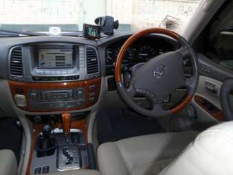 2003 Toyota Land Cruiser Cygnus Pictures