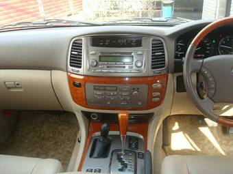 2003 Toyota Land Cruiser Cygnus Wallpapers
