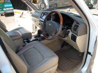 2003 Toyota Land Cruiser Cygnus Pictures
