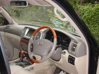 2004 Toyota Land Cruiser Cygnus Pictures