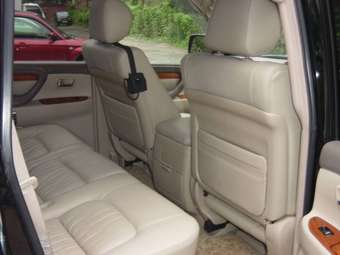 2004 Toyota Land Cruiser Cygnus Photos