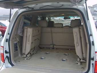 2004 Toyota Land Cruiser Cygnus Pictures