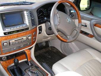 2004 Toyota Land Cruiser Cygnus Pictures