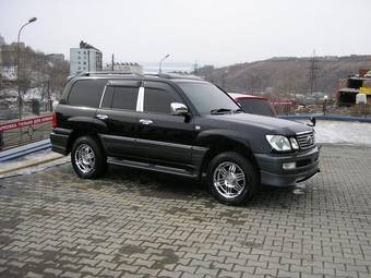 2004 Toyota Land Cruiser Cygnus Images
