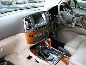 2004 Toyota Land Cruiser Cygnus Photos
