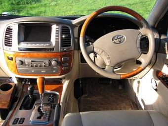 2004 Toyota Land Cruiser Cygnus Pictures