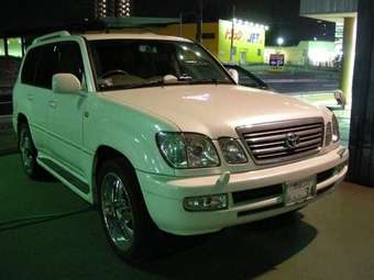 2005 Toyota Land Cruiser Cygnus Photos