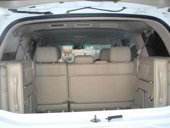 2005 Toyota Land Cruiser Cygnus Pictures