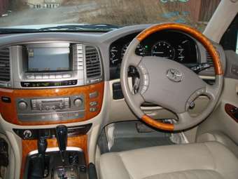 2005 Toyota Land Cruiser Cygnus Photos