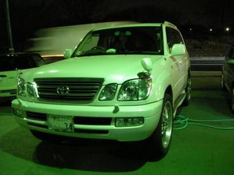 2005 Toyota Land Cruiser Cygnus Images